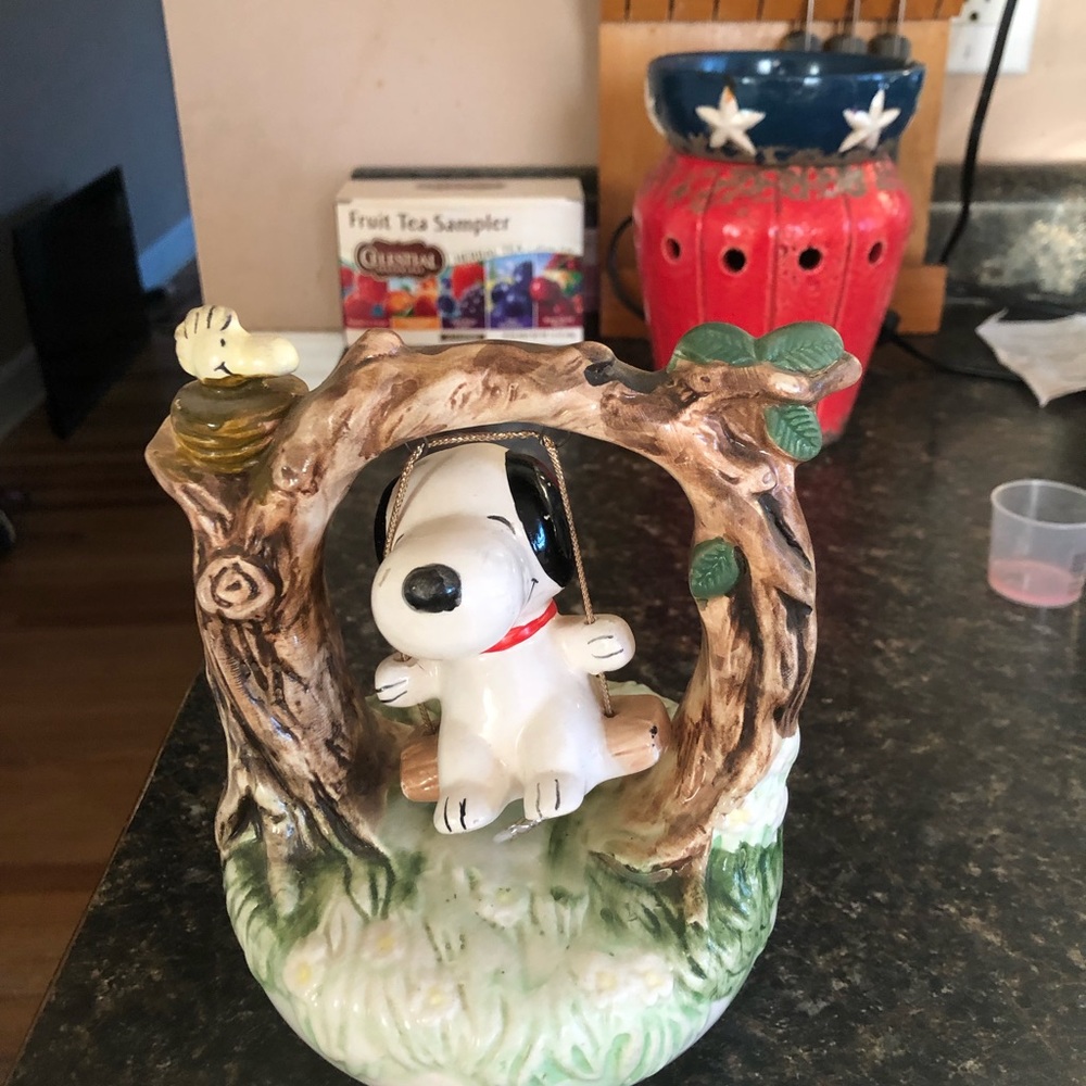 Avita Snoopy on a swing figurine